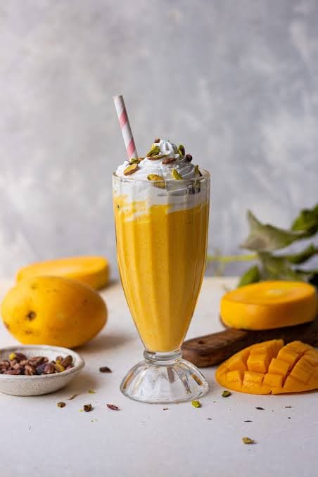 ম্যাঙ্গো মিল্ক শেক